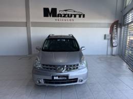 NISSAN - GRAND LIVINA - 2011/2012 - Prata - R$ 50.000,00