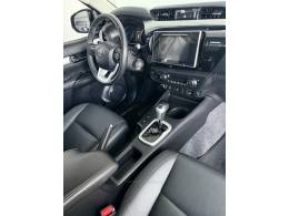 TOYOTA - HILUX - 2018/2018 - Cinza - R$ 178.000,00