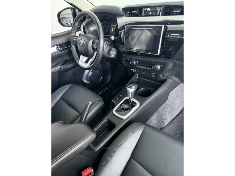 TOYOTA - HILUX - 2018/2018 - Cinza - R$ 178.000,00