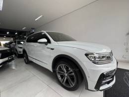 VOLKSWAGEN - TIGUAN - 2018/2018 - Branca - R$ 145.000,00