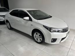 TOYOTA - COROLLA - 2015/2016 - Branca - R$ 82.000,00