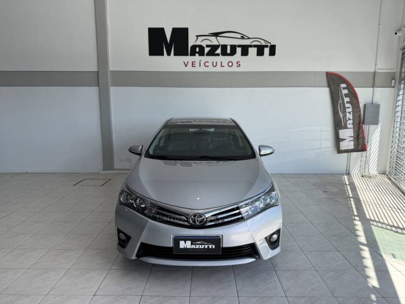 TOYOTA - COROLLA - 2014/2015 - Prata - Sob Consulta