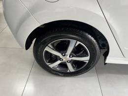 CHEVROLET - ONIX - 2017/2018 - Branca - R$ 70.000,00