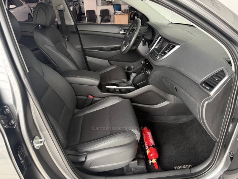 HYUNDAI - TUCSON - 2018/2019 - Cinza - R$ 102.000,00
