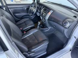 NISSAN - GRAND LIVINA - 2011/2012 - Prata - R$ 50.000,00
